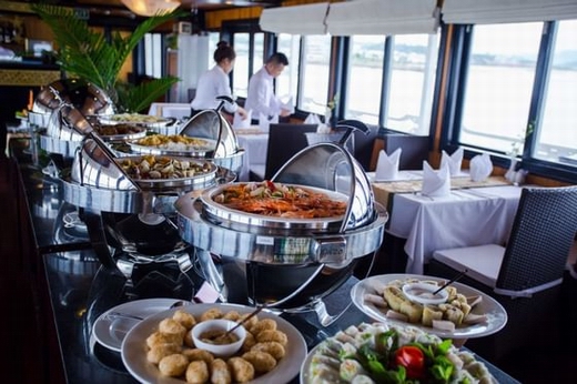 Meals on Halong cruise Meals on Halong cruise