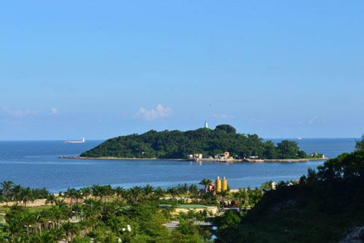 Bach Long Vi island